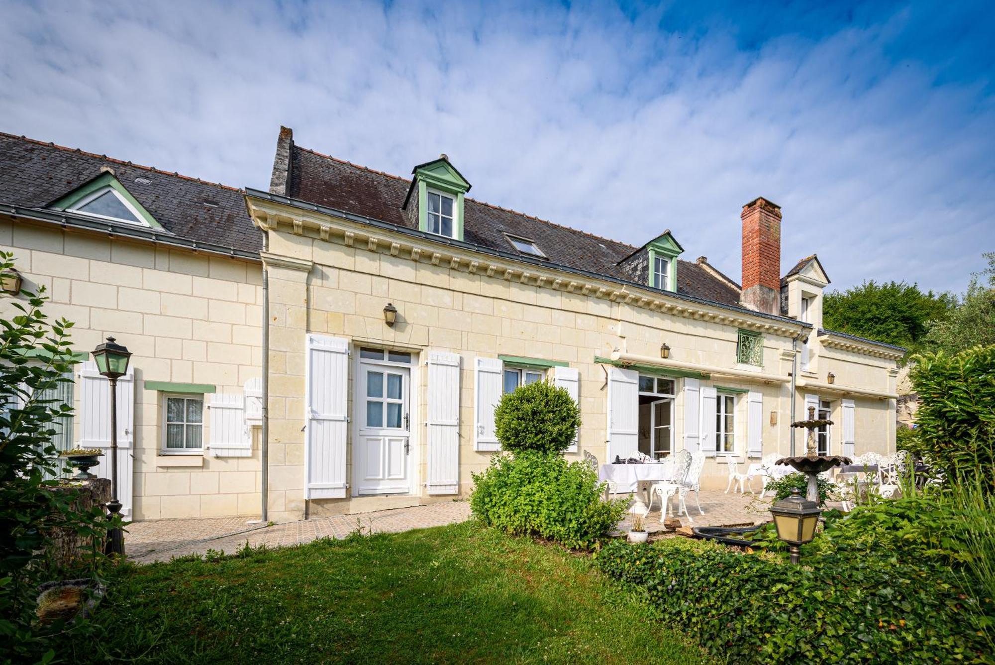 Logis Demeure De La Vignole Turquant Exterior foto