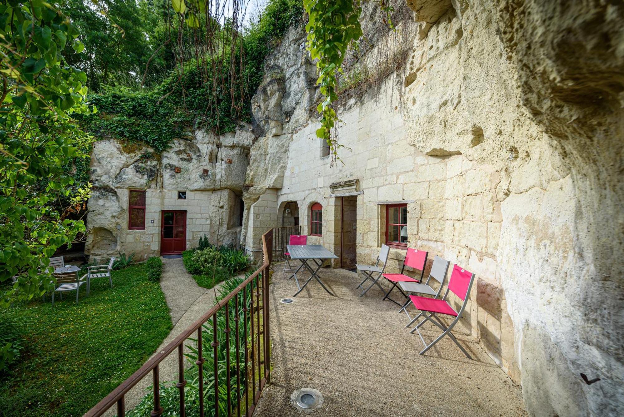 Logis Demeure De La Vignole Turquant Exterior foto