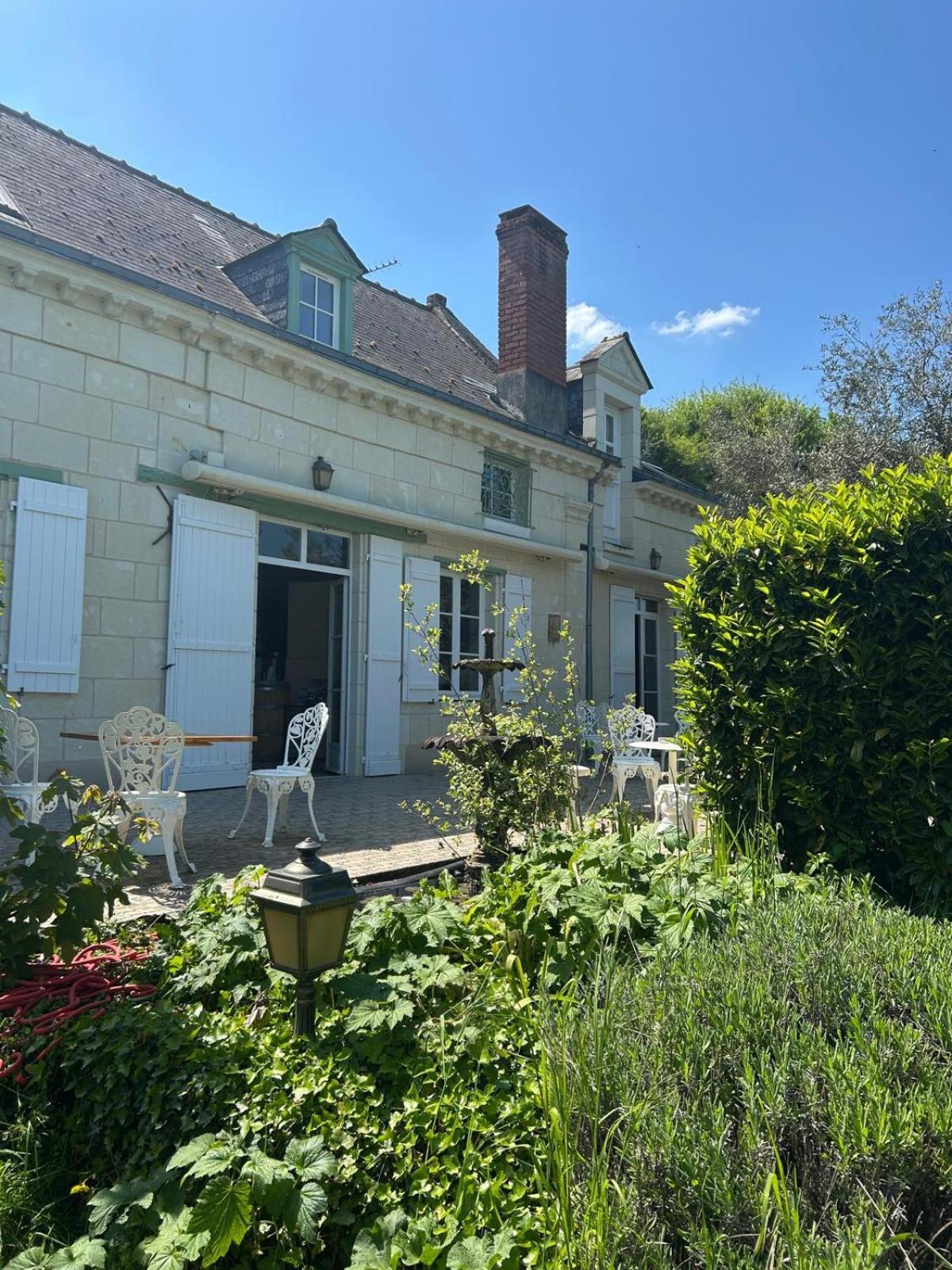 Logis Demeure De La Vignole Turquant Exterior foto